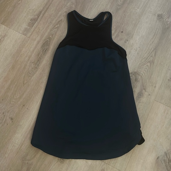 Lululemon tank top size 6 - Picture 2 of 3